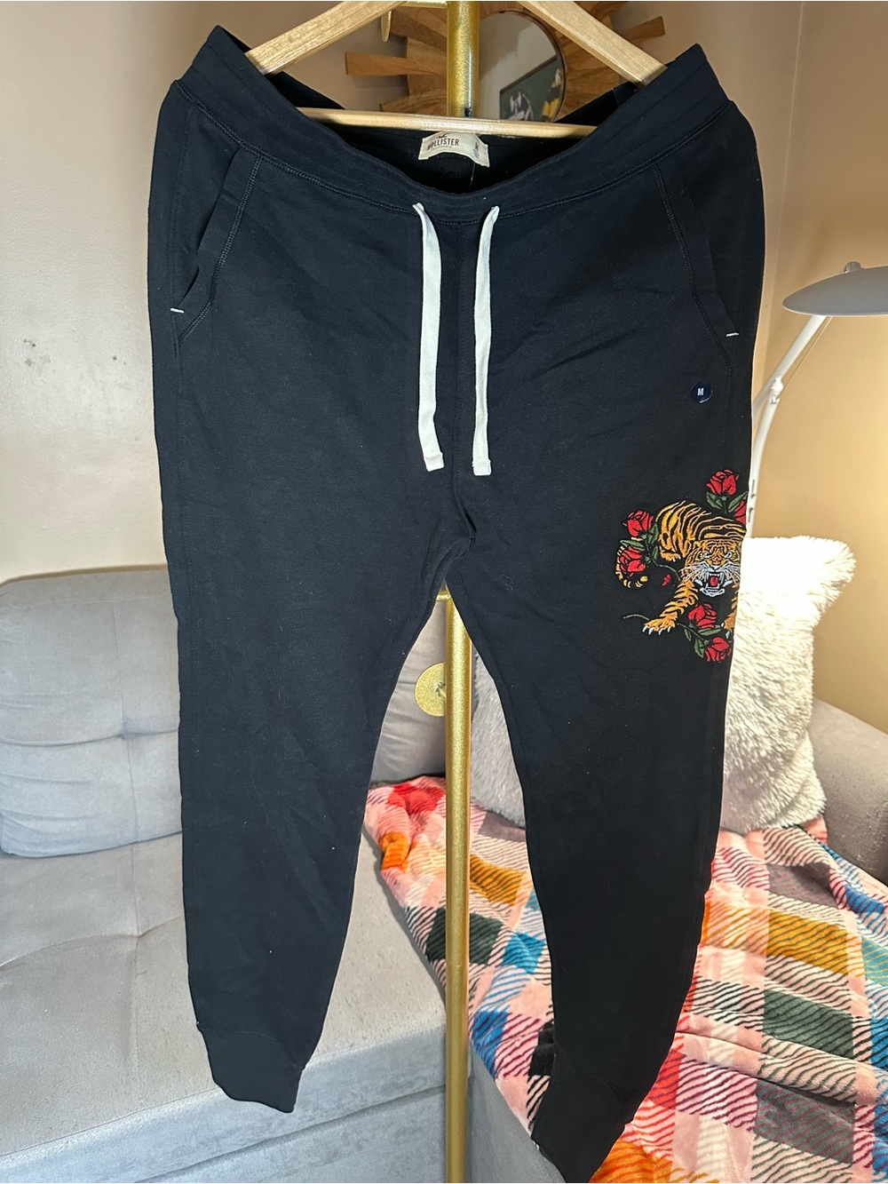 Hollister Black Embroidered Tiger Floral Roses Super Skinny Jogger Pants